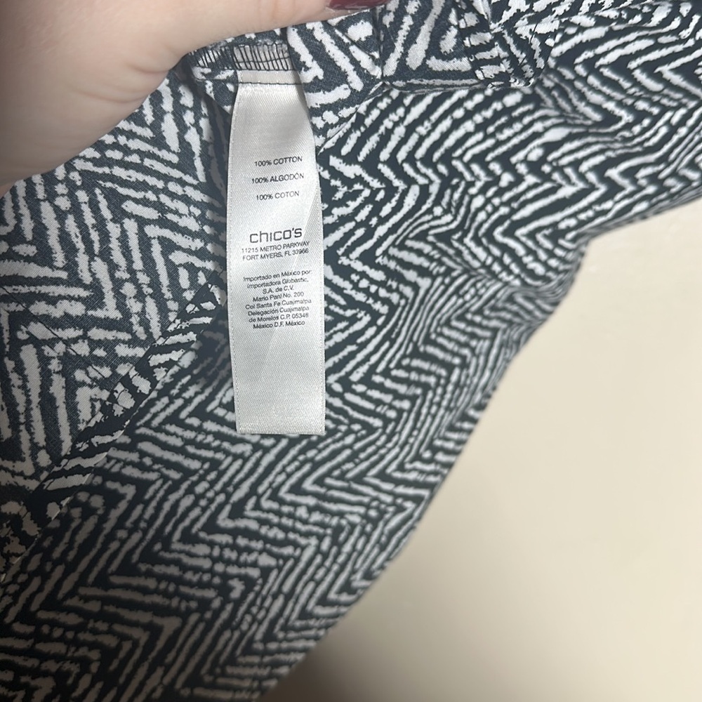 Chicos Wrinkle Resistant Printed Button Down Top … - image 4